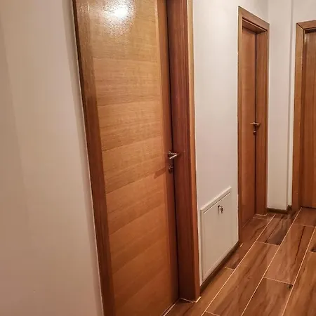 Sleep And Drive Free Parking Apartament *