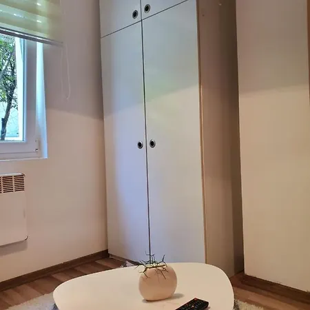 Sleep And Drive Free Parking Apartament *