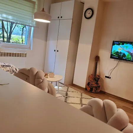Appartement Sleep And Drive Free Parking Sarajevo